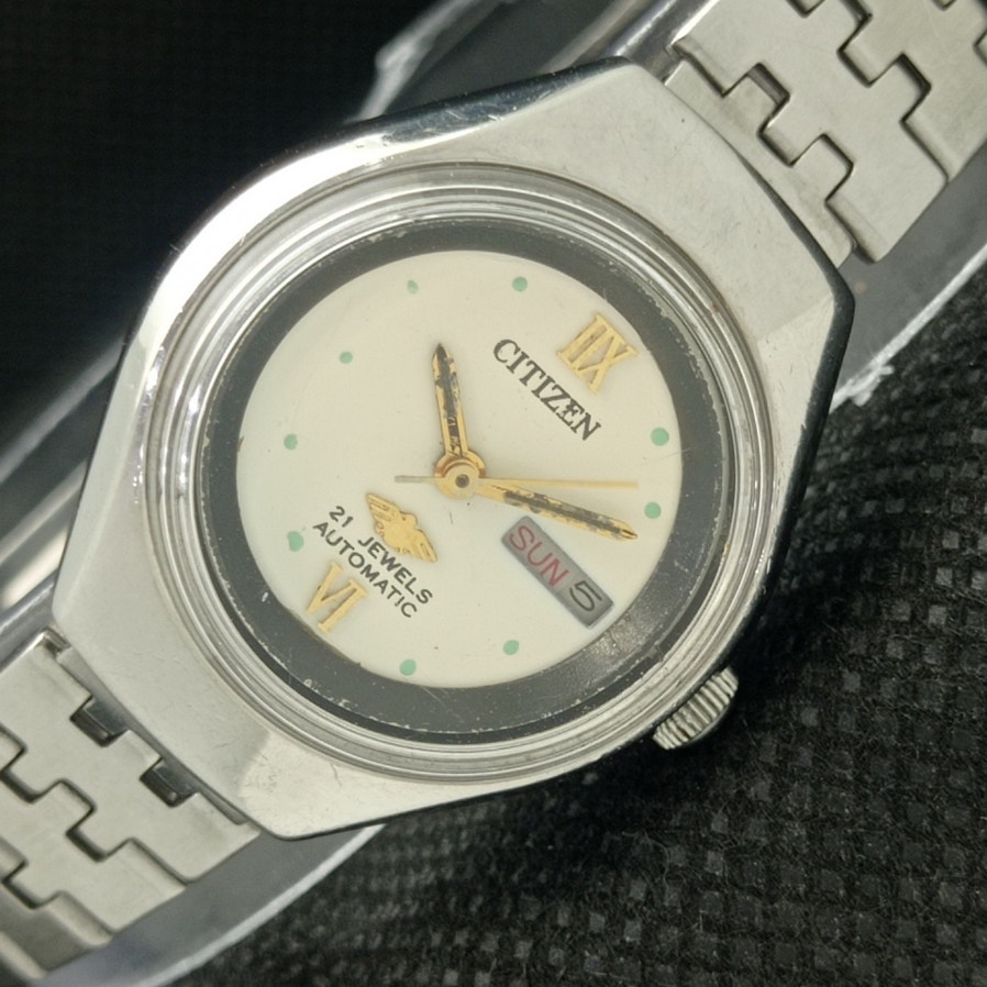Vintage 1986 Citizen Automatic Womans Silver Watch WDaydate Gold Accents Vintage 1986 Citizen Automatic Womans Silver Watch WDaydate Gold Accents
